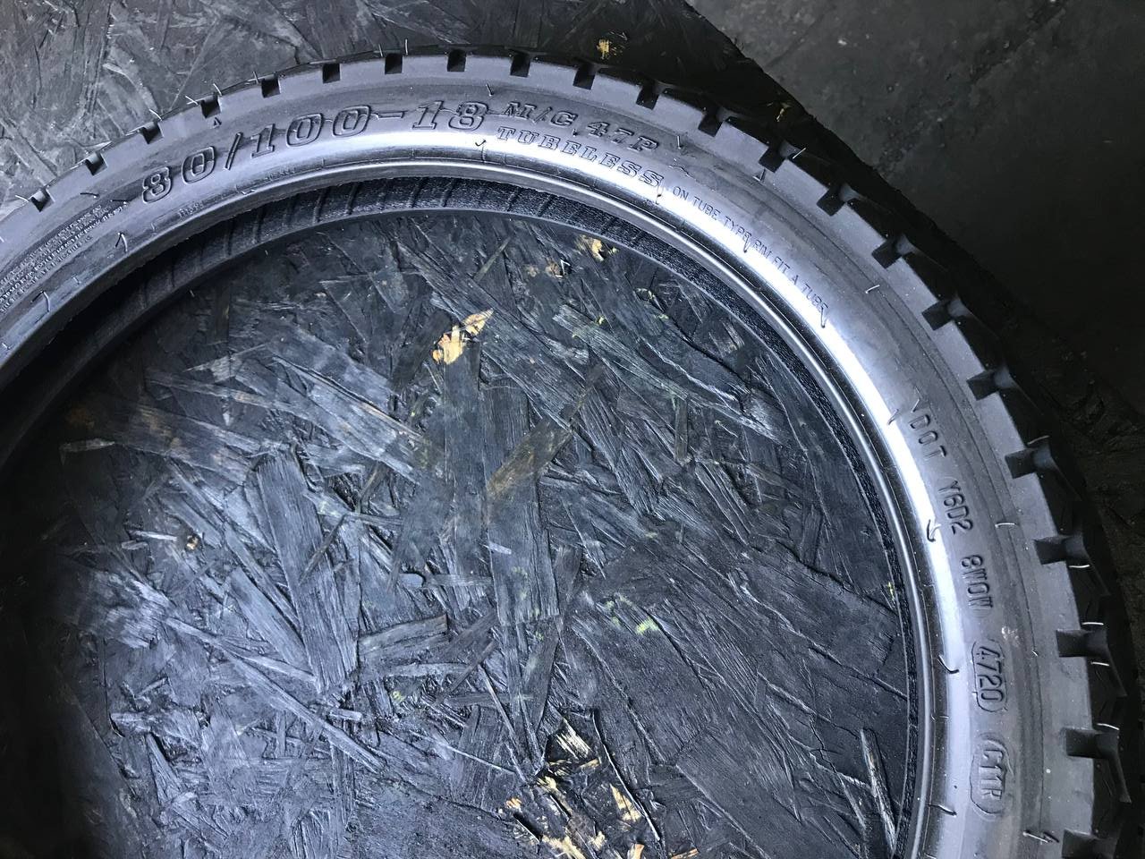80/100 R18 Continental ContiCity