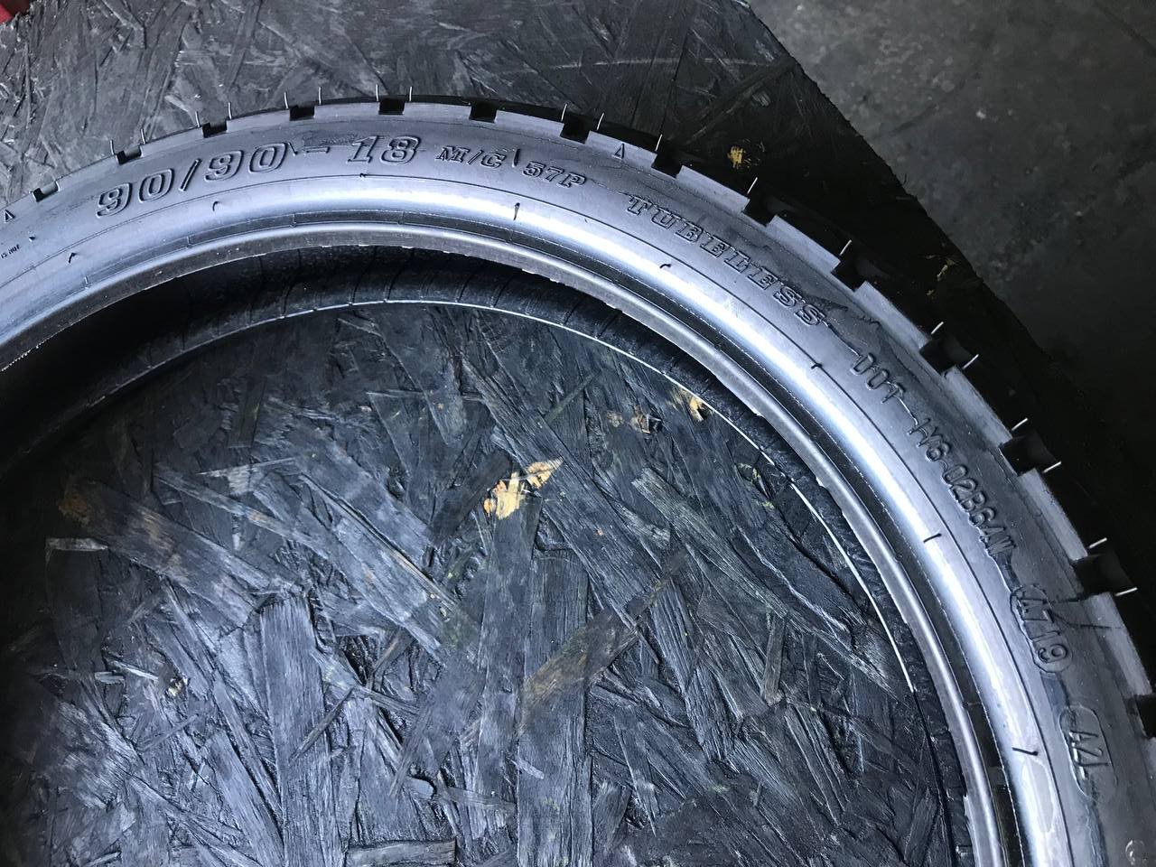 90/90 R18 Continental ContiCity