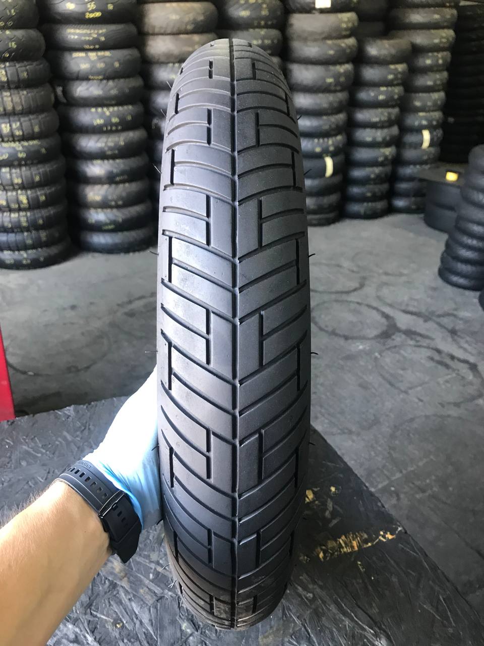 110/70 R17 Metzeler Lasertec