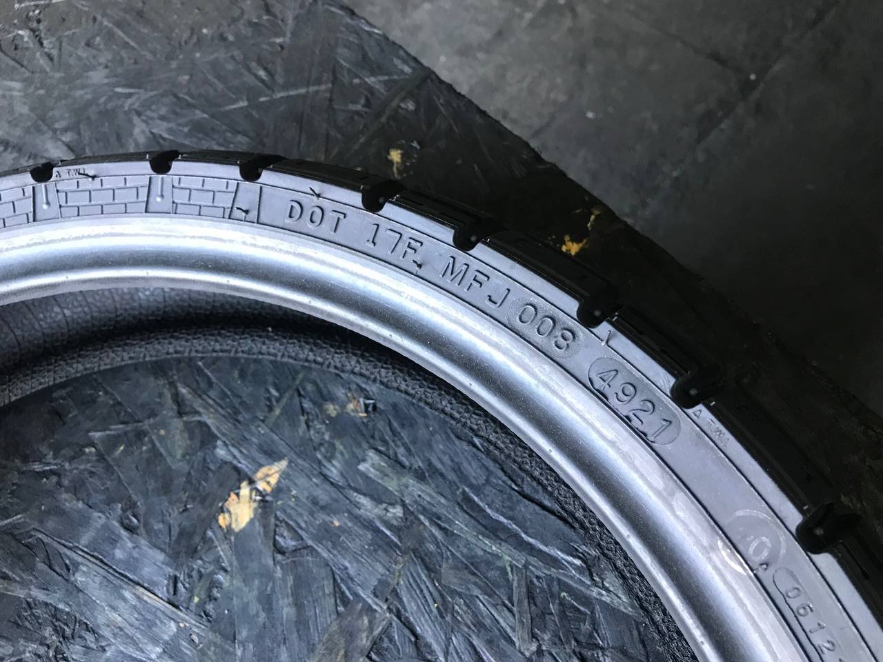 110/70 R17 CST CM-AD01