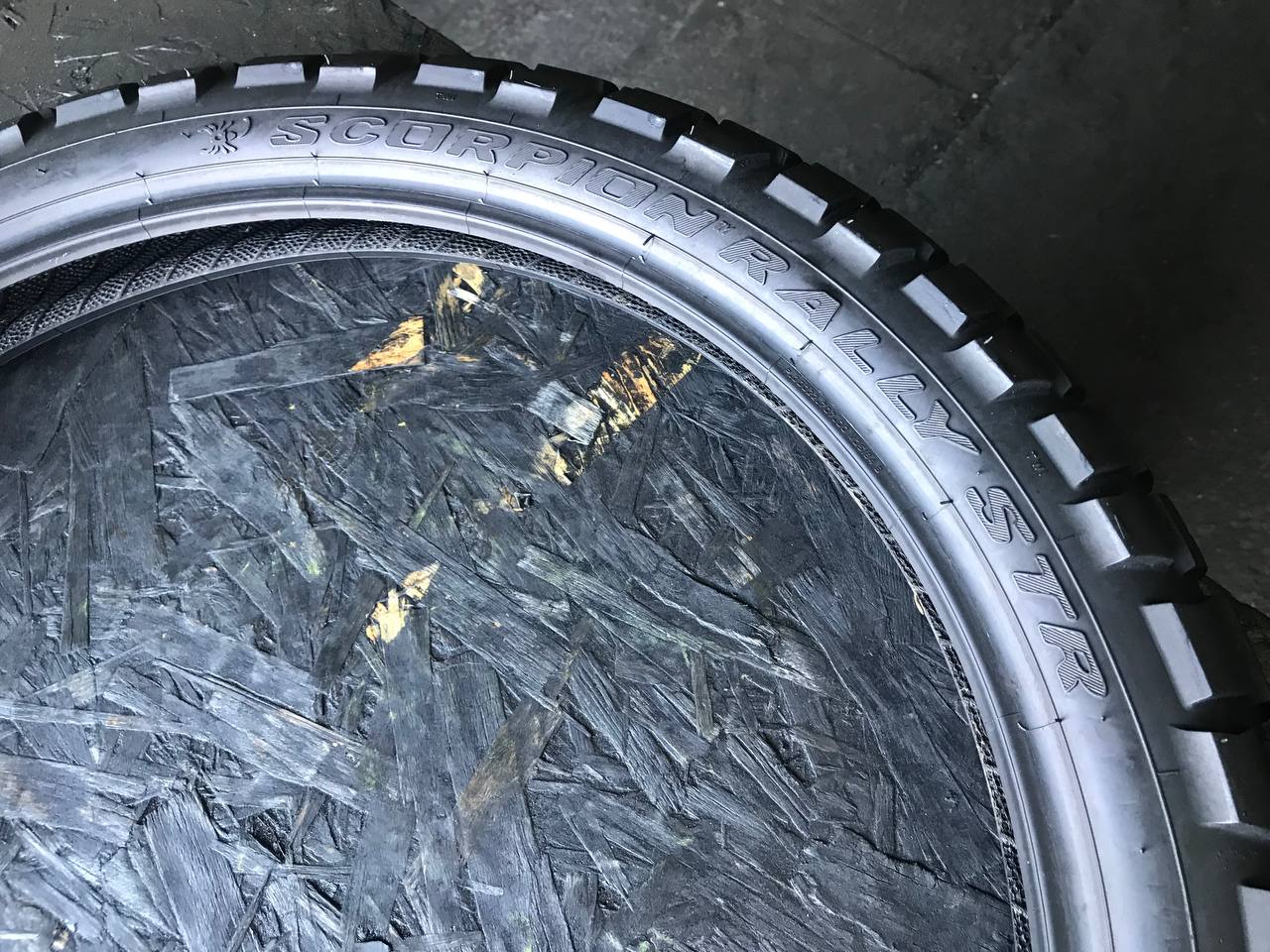90/90 R21 Pirelli Scorpion Rally STR