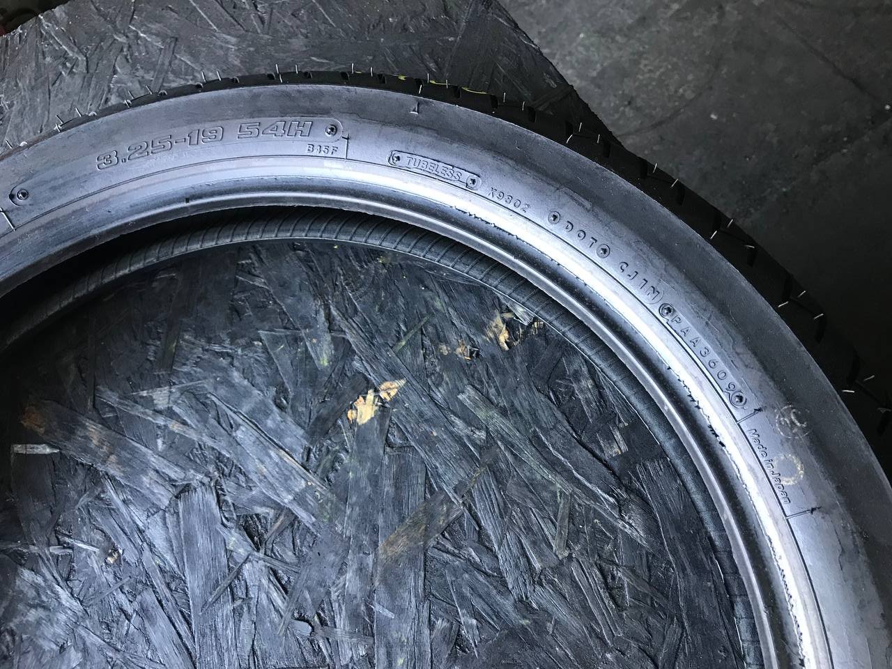 / R19 Bridgestone Battlax BT45F