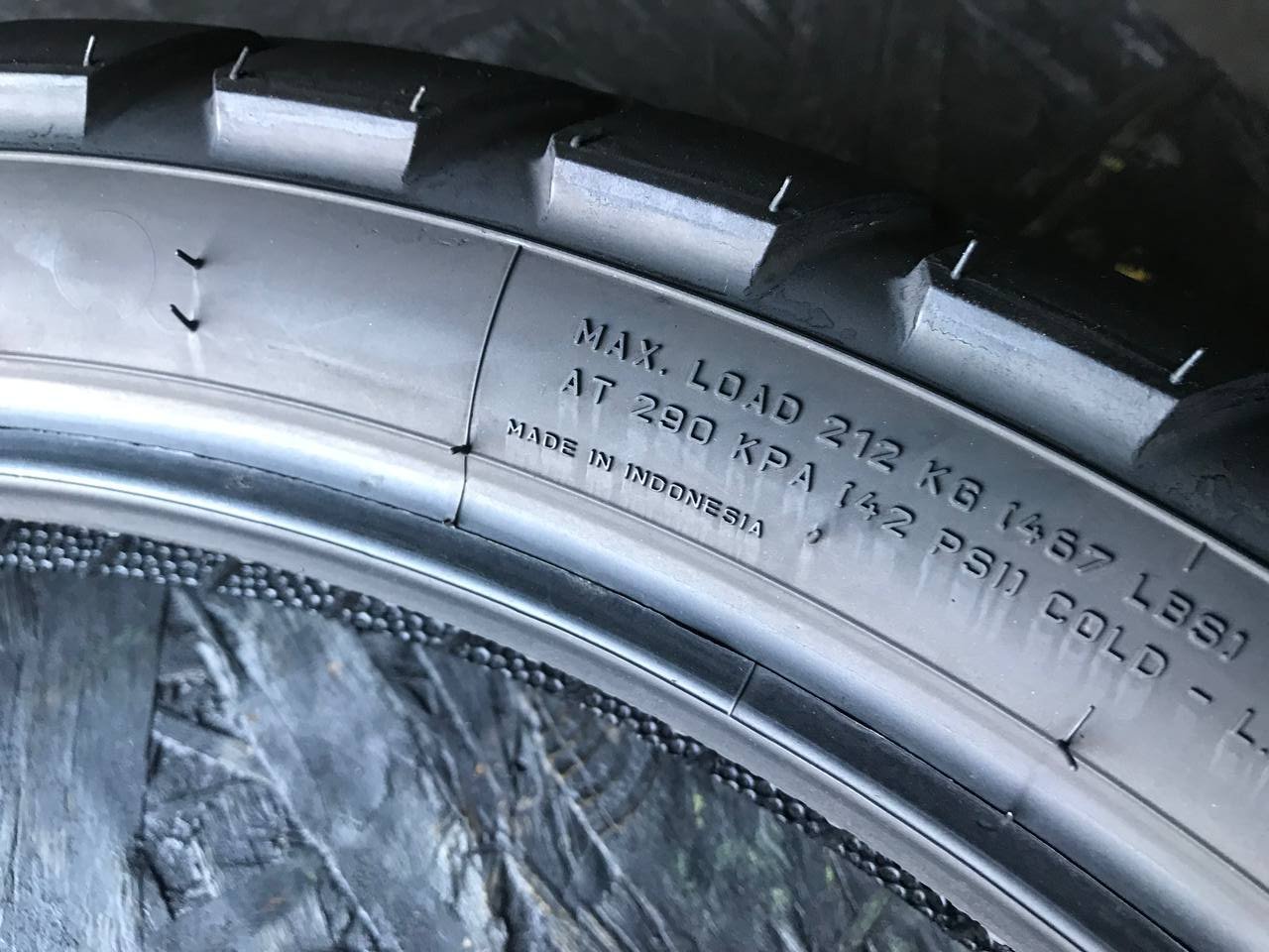 90/90 R21 Metzeler Tourance Front
