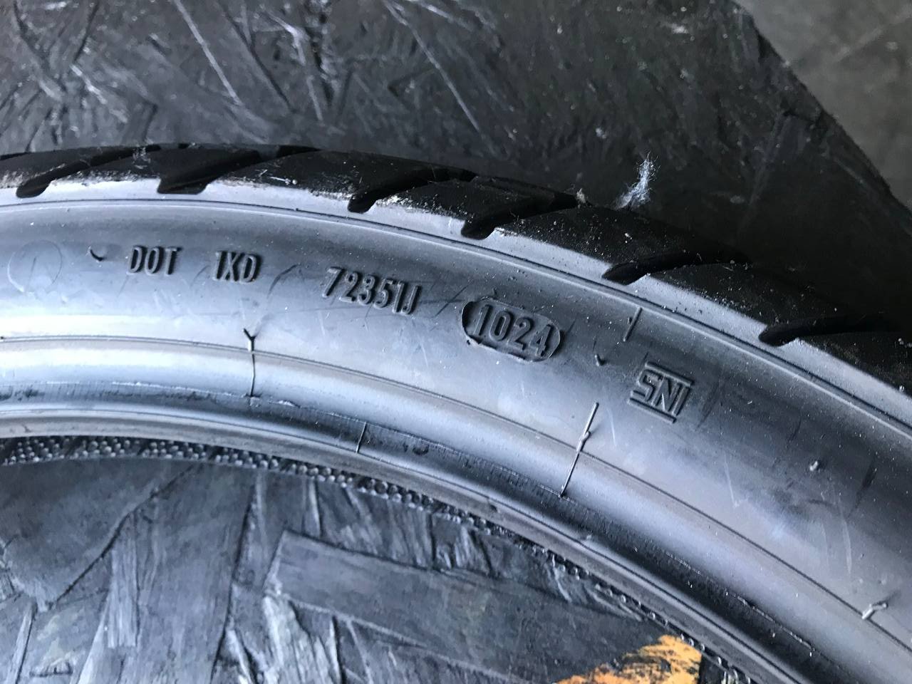 90/90 R21 Metzeler Karoo Street