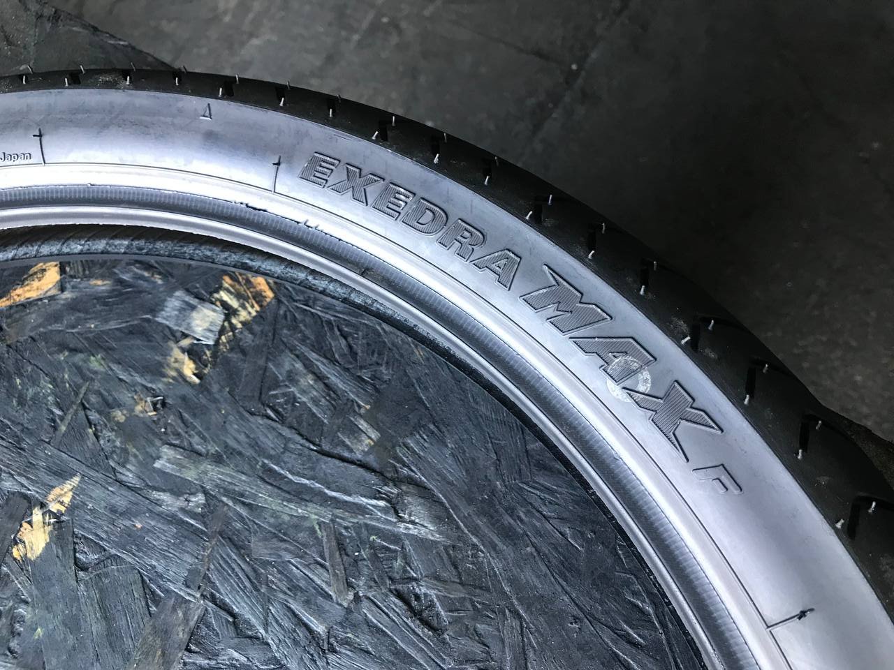 90/90 R21 Bridgestone Exedra Max