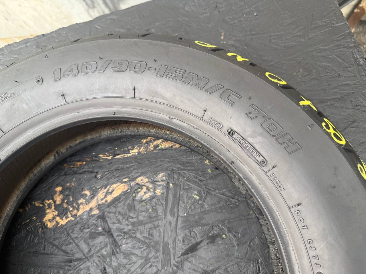 140/90 R15 Bridgestone Exedra Max