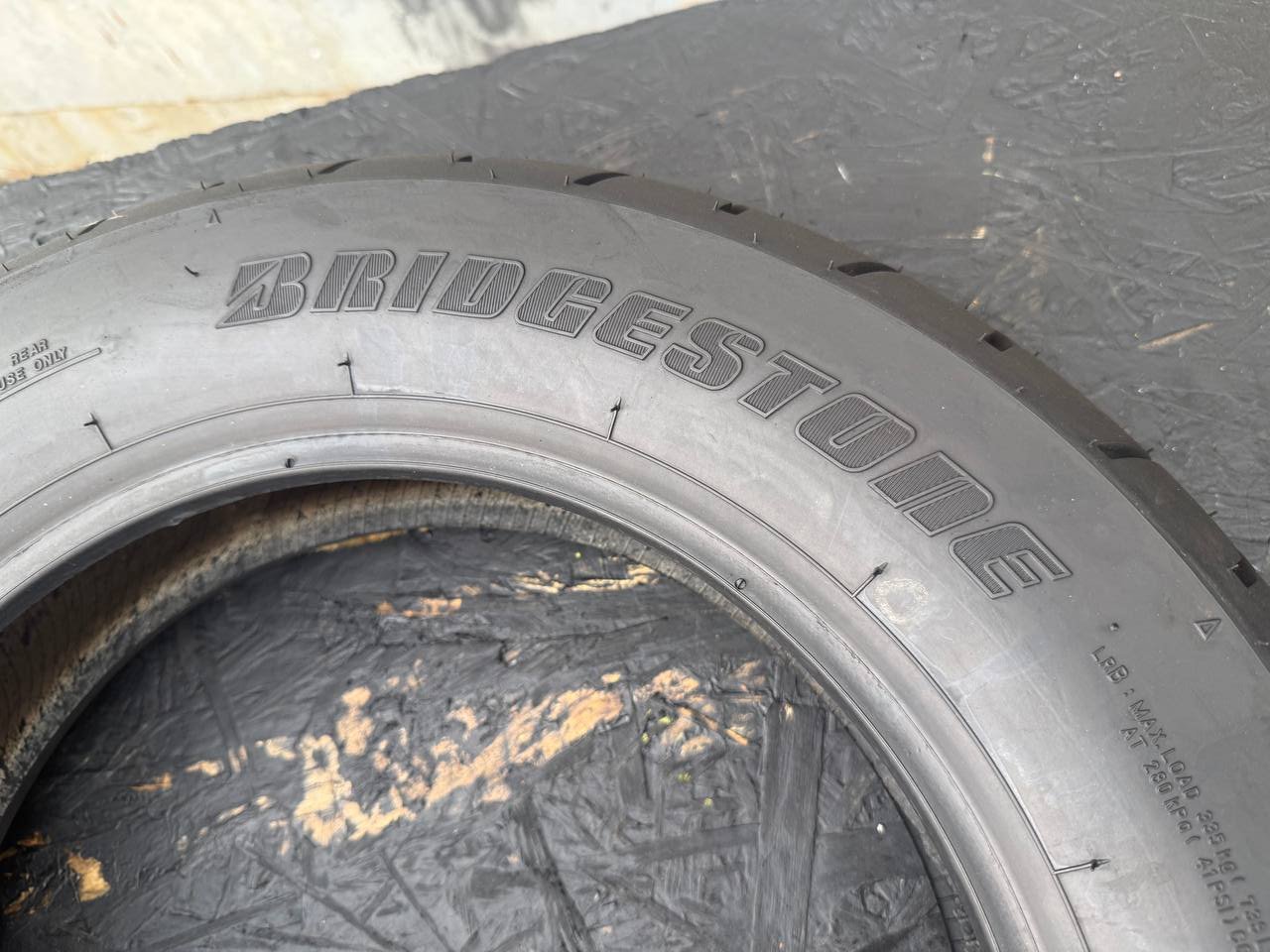 140/90 R15 Bridgestone Exedra Max