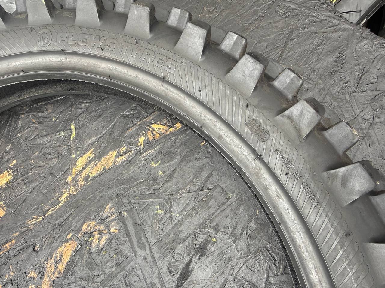 100/90 R19 Plews Tyres MX2 Matterly GP Medium