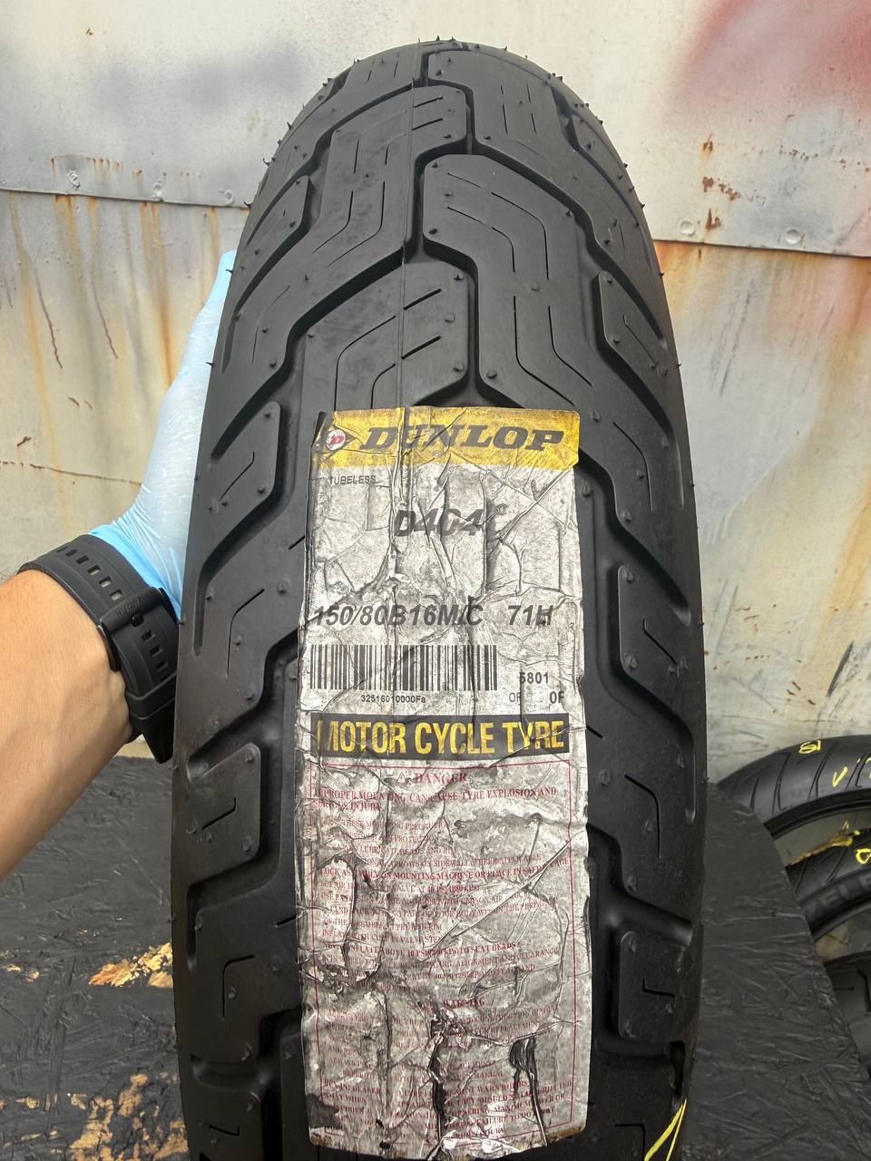 150/80 R16 Dunlop D404