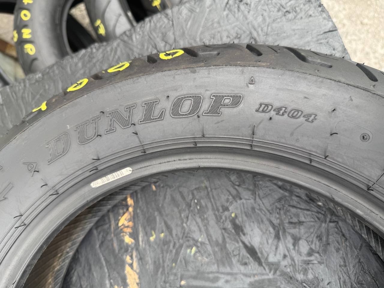 150/80 R16 Dunlop D404