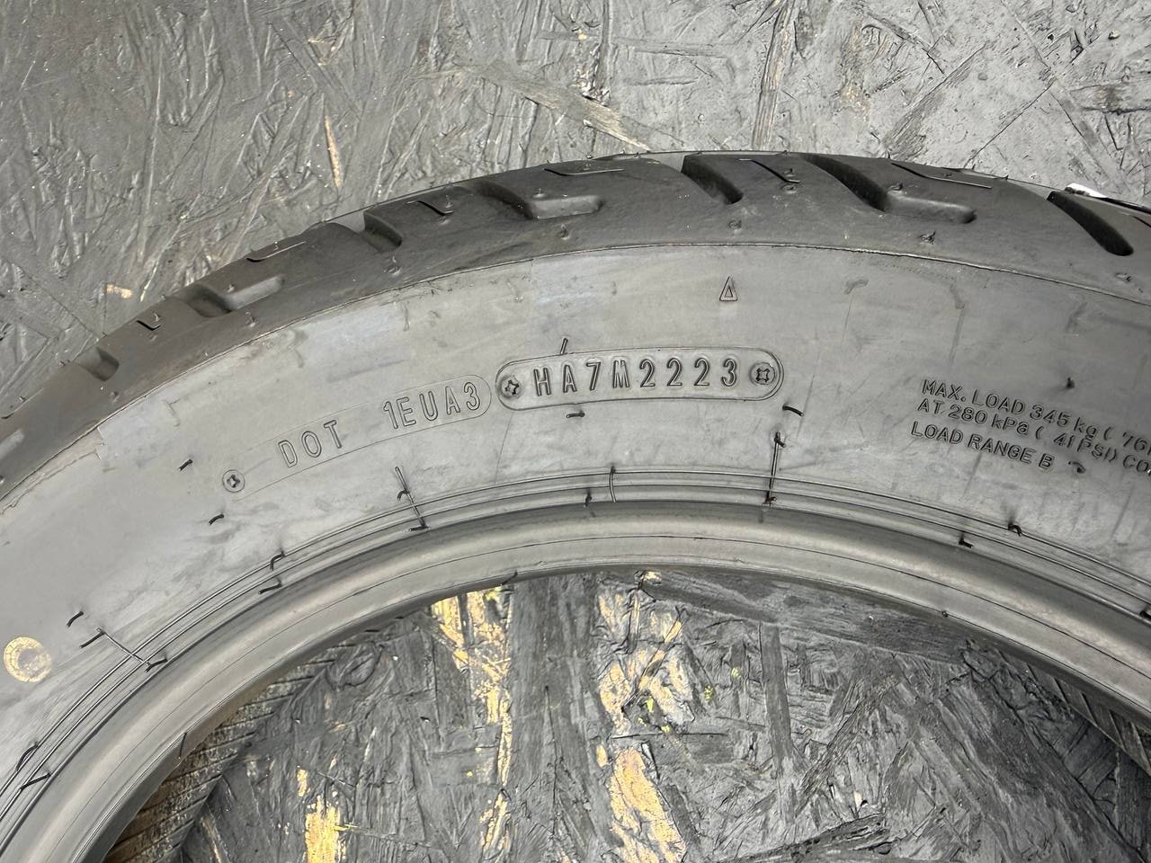 150/80 R16 Dunlop D404