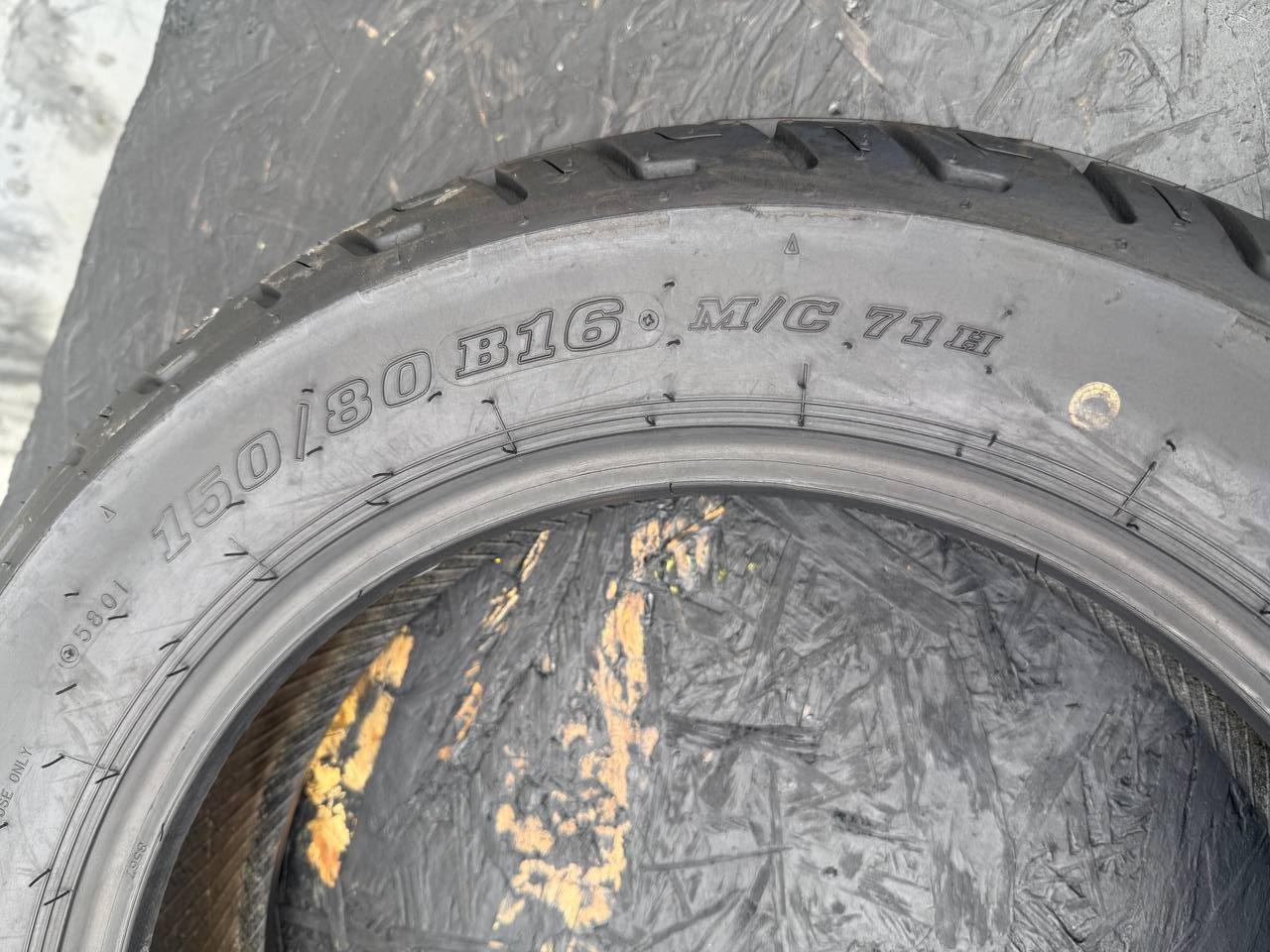 150/80 R16 Dunlop D404