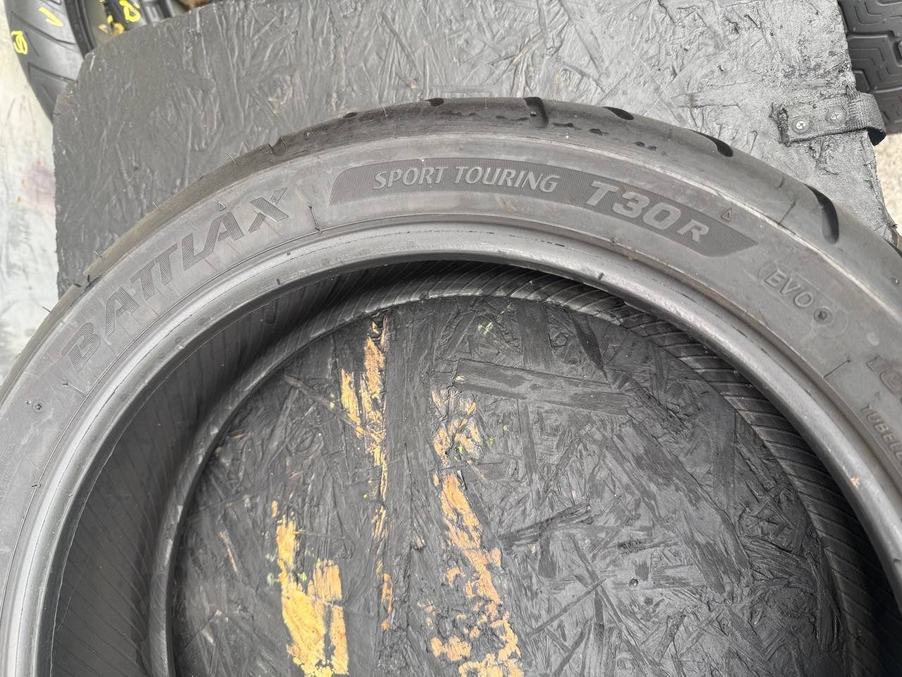 160/60 R17 Bridgestone Battlax Sport Touring T30R EVO