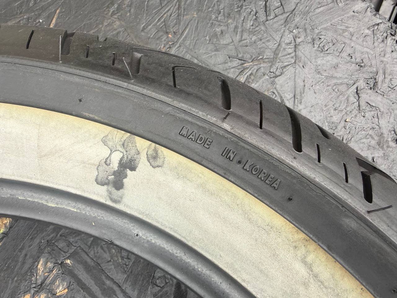 130/90 R16 Continental ContiLegend