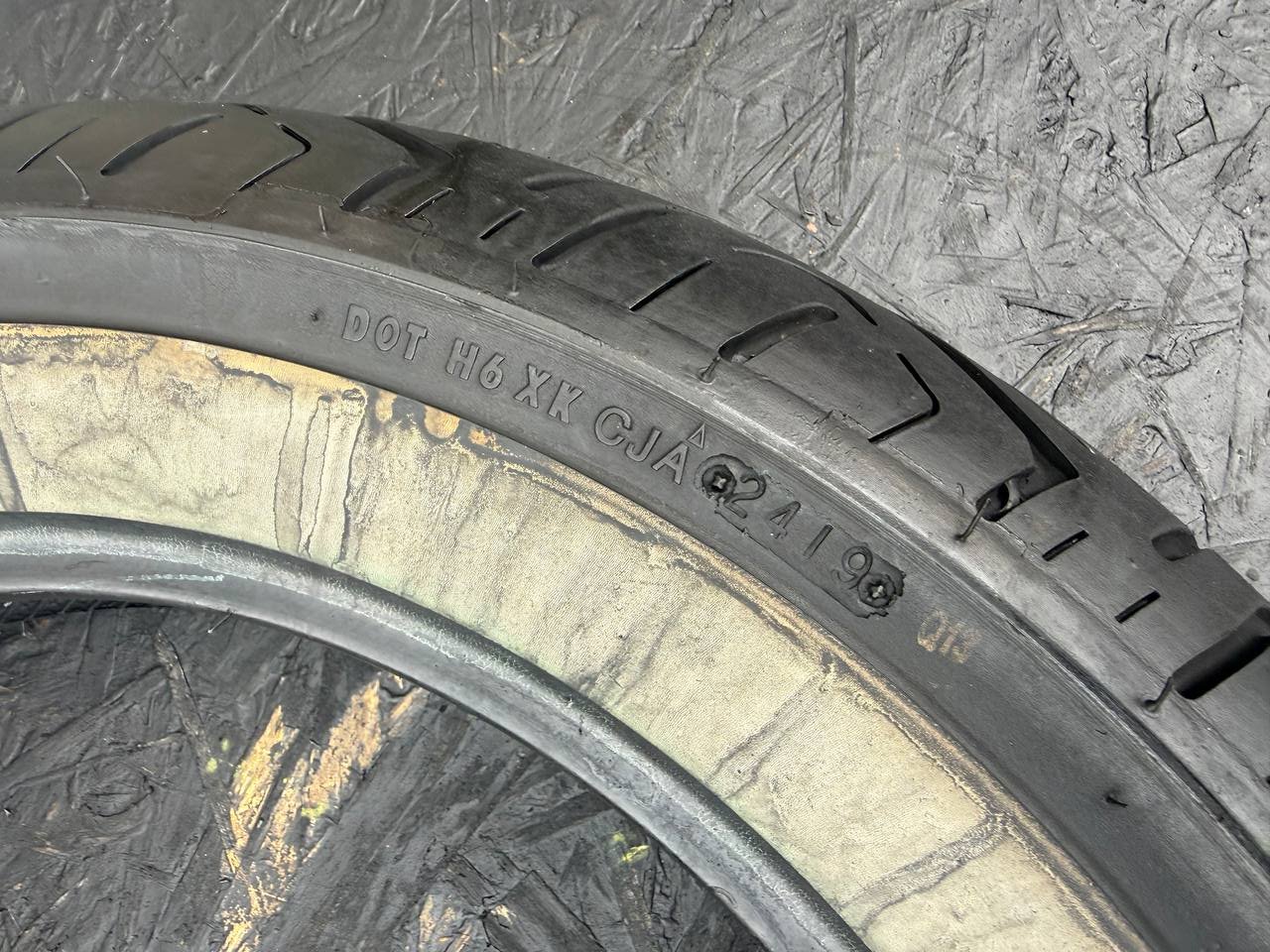130/90 R16 Continental ContiLegend