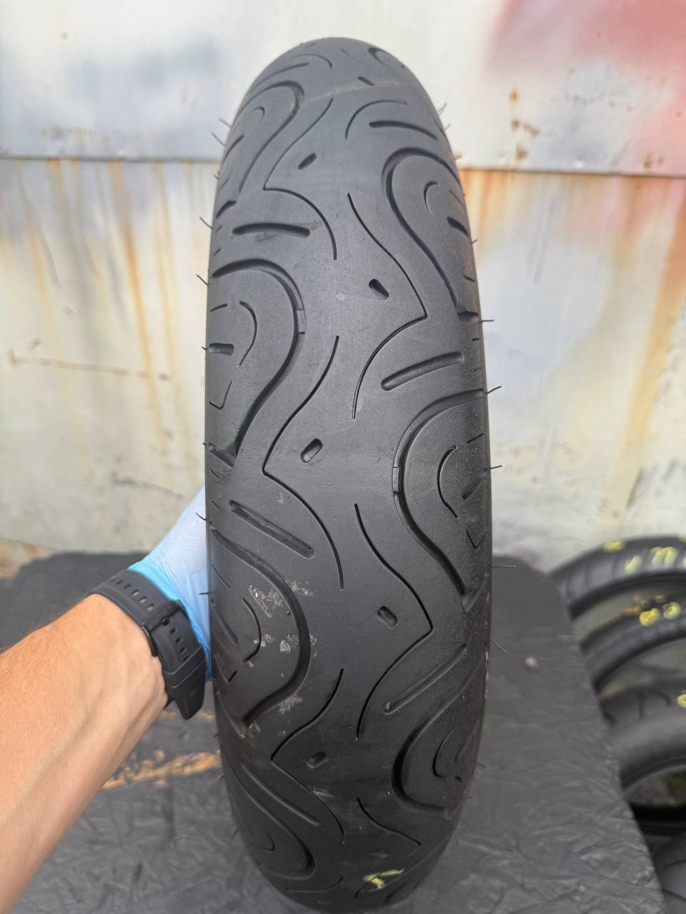 130/90 R16 Continental ContiLegend