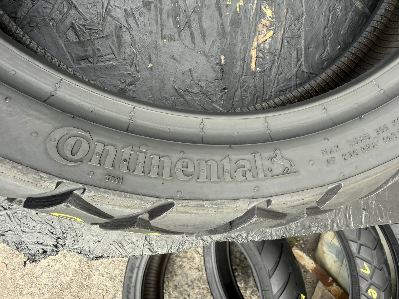 170/60 R17 Continental TKC 70