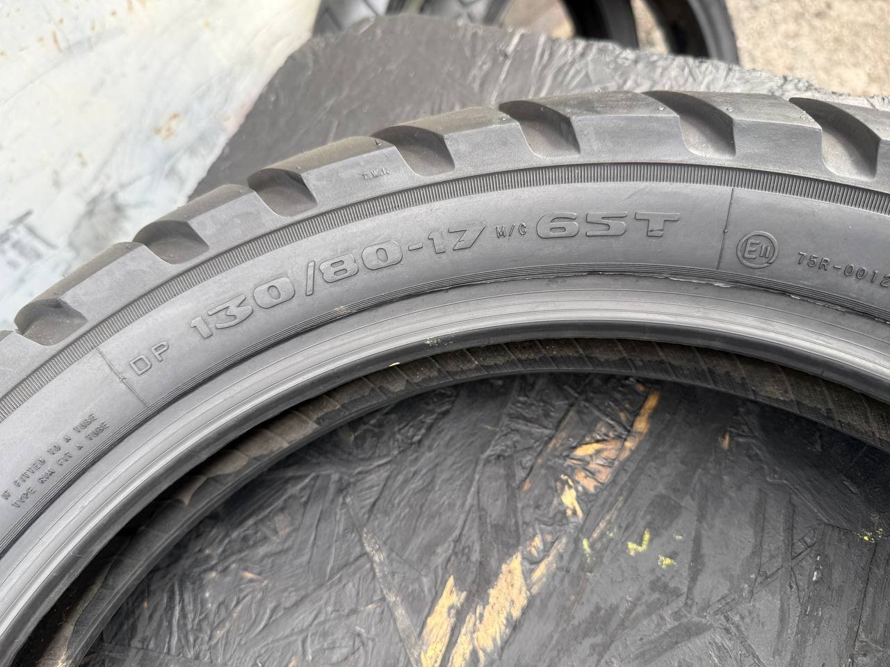 130/80 R17 Avon Distanzia