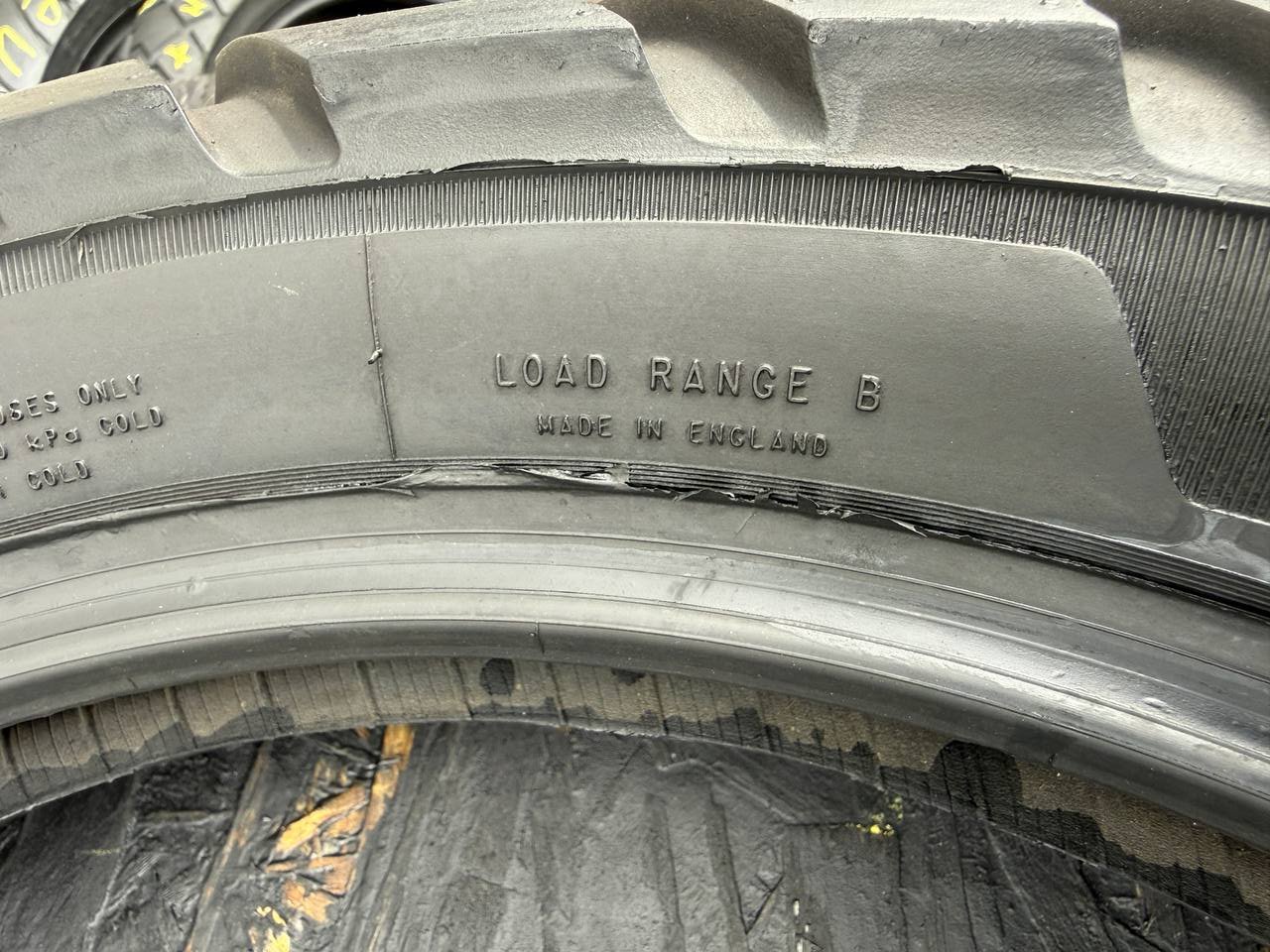 130/80 R17 Avon Distanzia