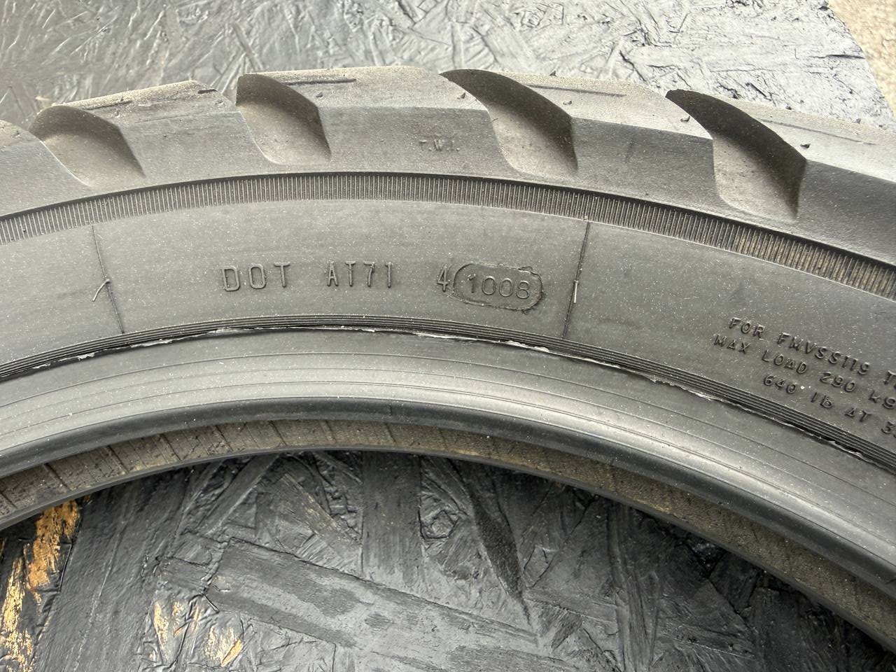 130/80 R17 Avon Distanzia