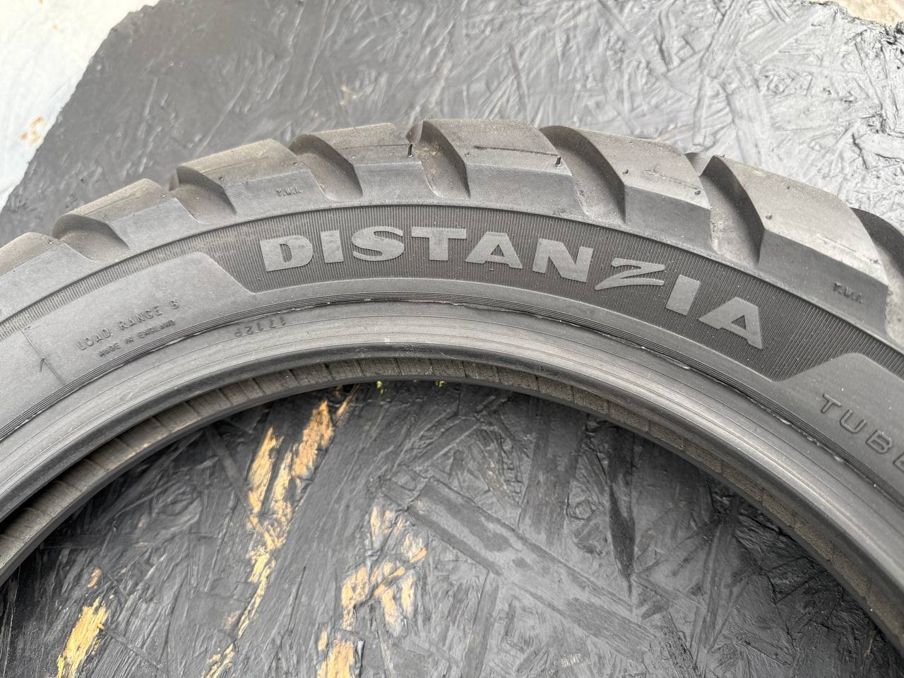 130/80 R17 Avon Distanzia