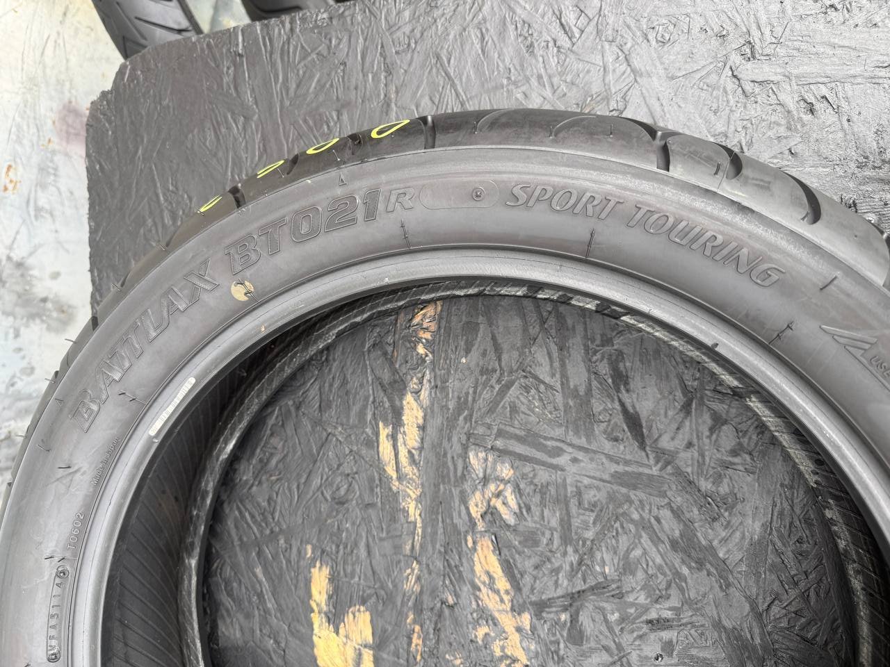 150/70 R17 Bridgestone Battlax Sport Touring BT021R