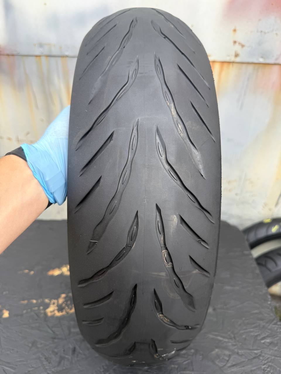 160/60 R17 Bridgestone Battlax Sport Touring T32R