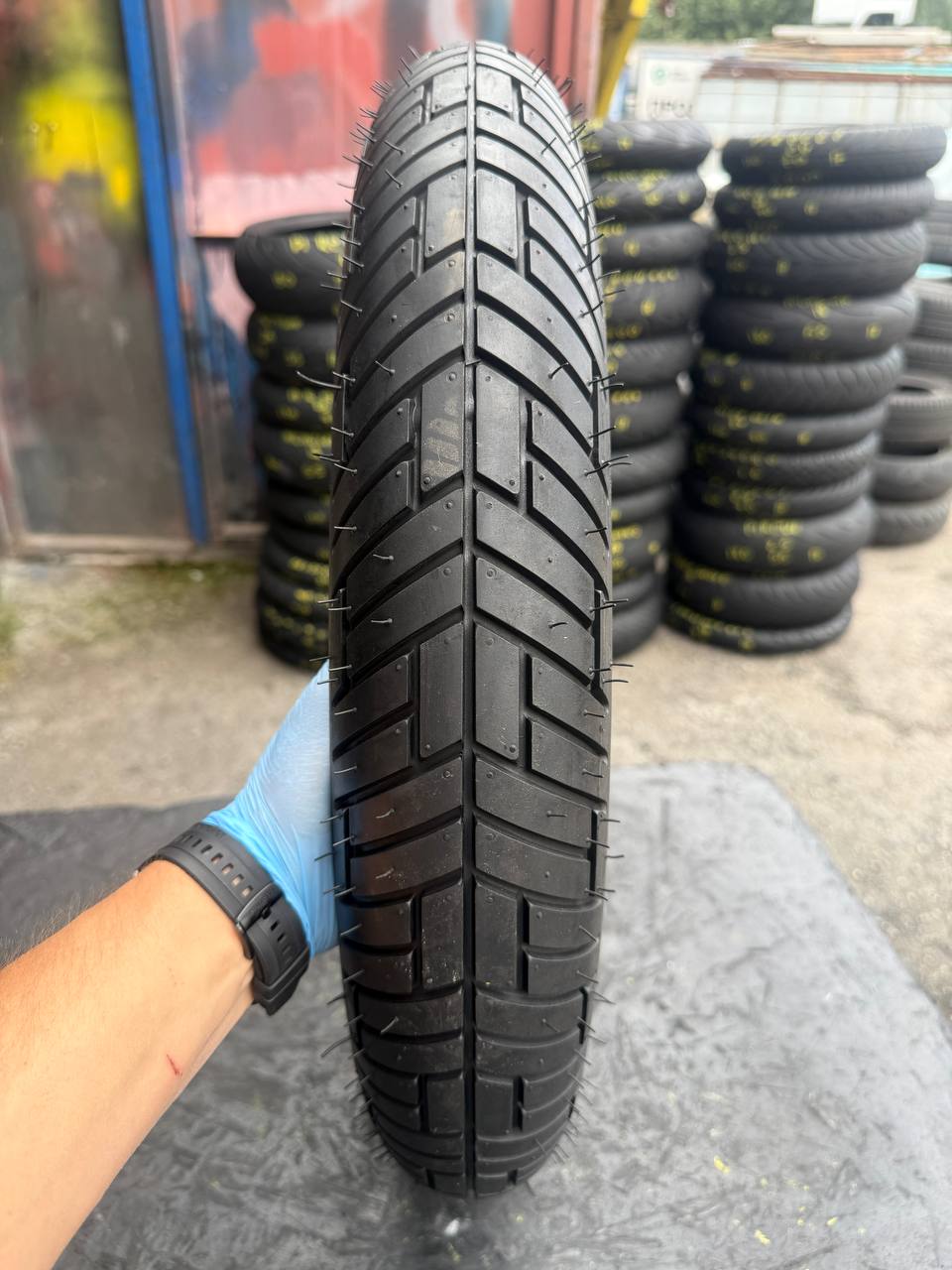 110/80 R17 Metzeler Lasertec