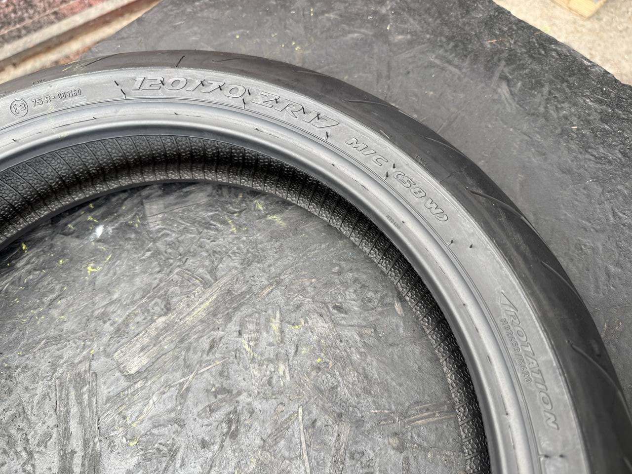 120/70 R17 Pirelli Diablo Rosso III