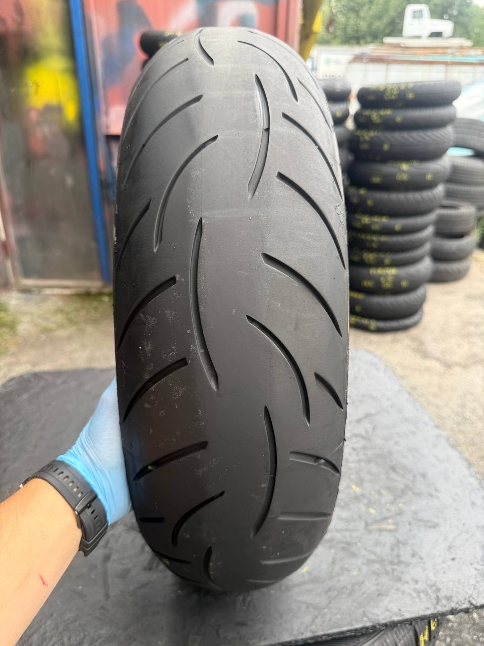 160/60 R17 Metzeler Roadtec Z8 Interact