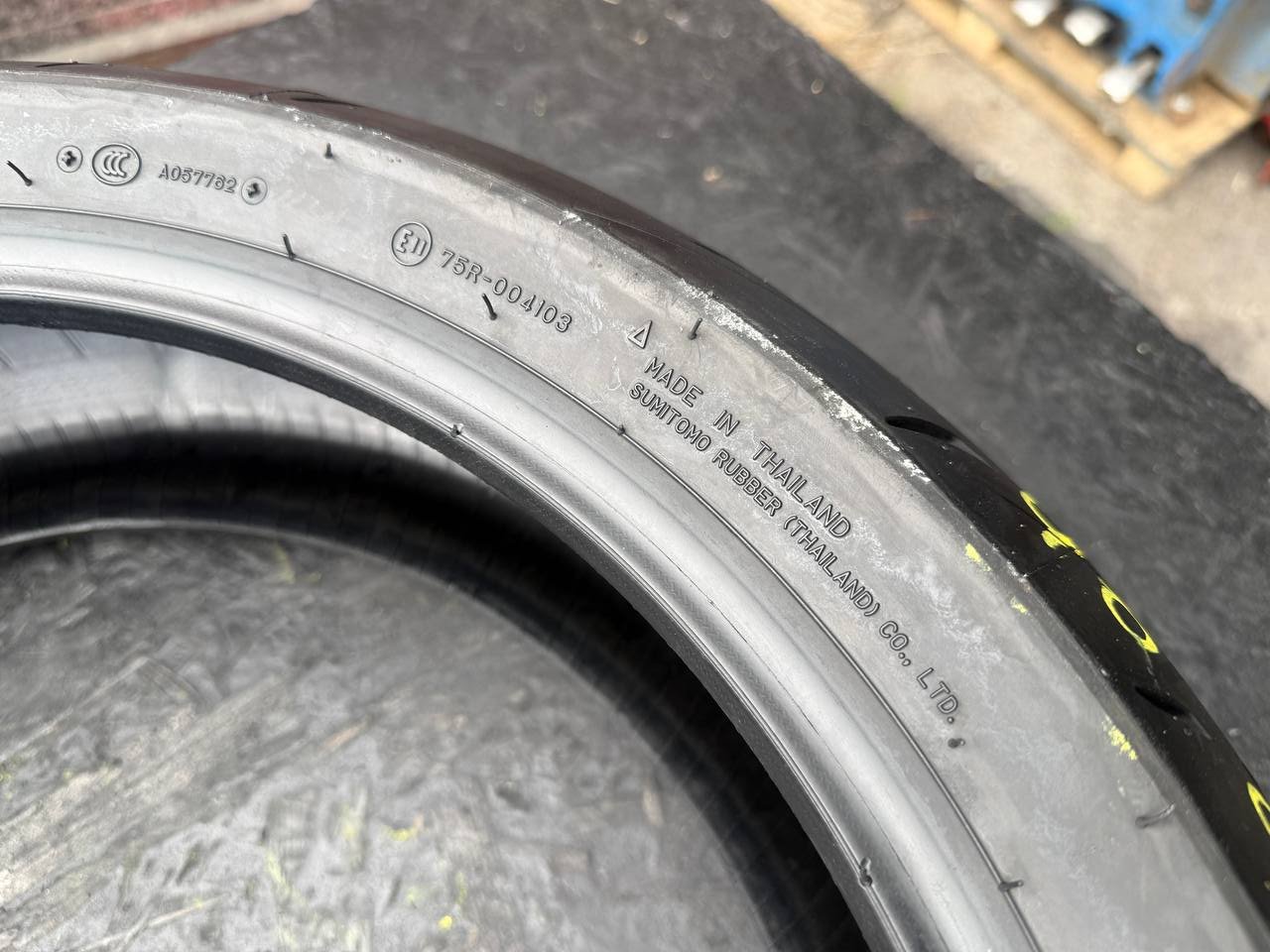 180/55 R17 Dunlop SportMax RoadSport 2