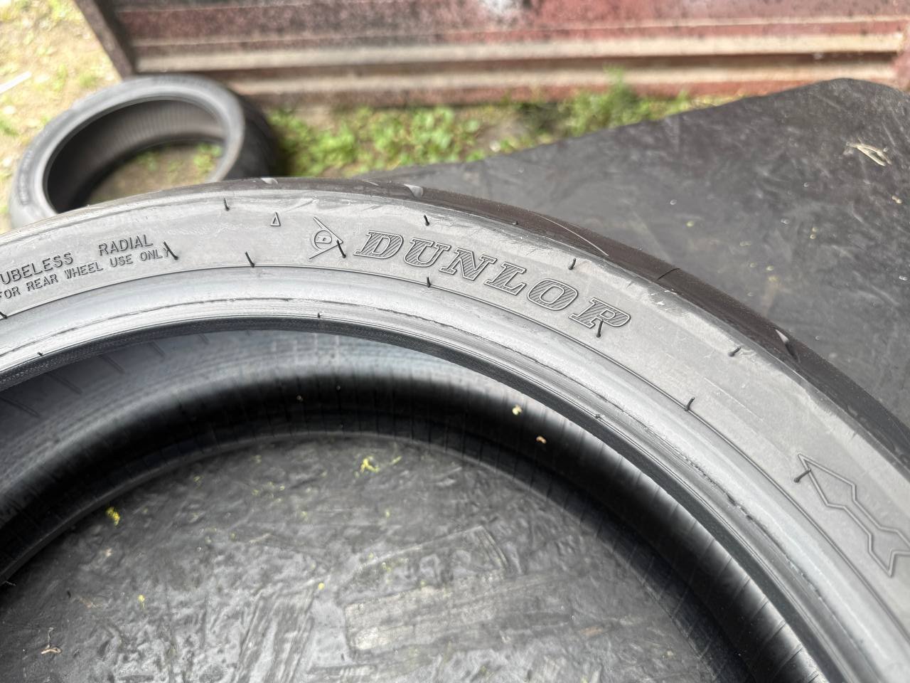 180/55 R17 Dunlop SportMax RoadSport 2