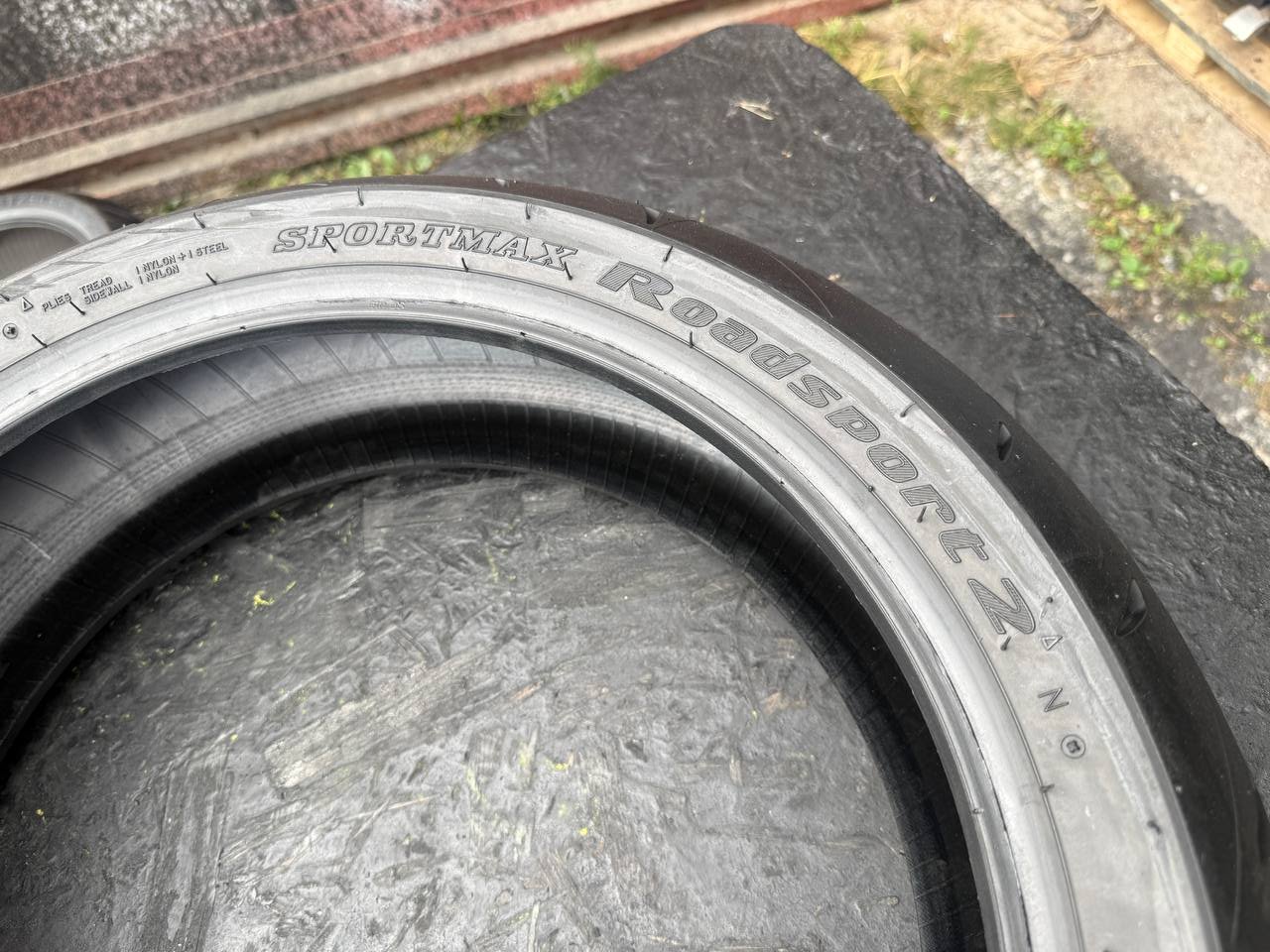180/55 R17 Dunlop SportMax RoadSport 2