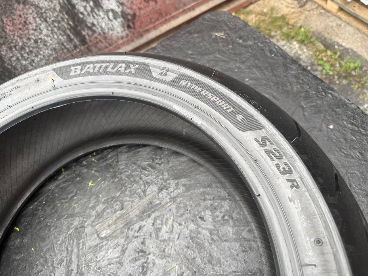 200/55 R17 Bridgestone Battlax Hypersport S23R