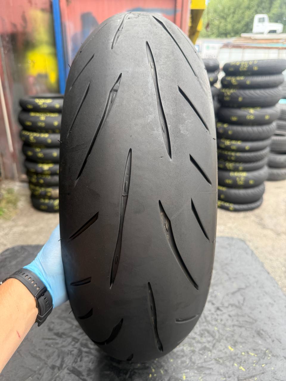 200/55 R17 Bridgestone Battlax Hypersport S23R