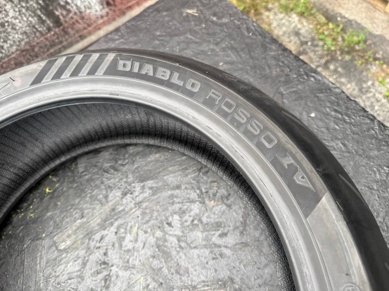 180/55 R17 Pirelli Diablo Rosso IV
