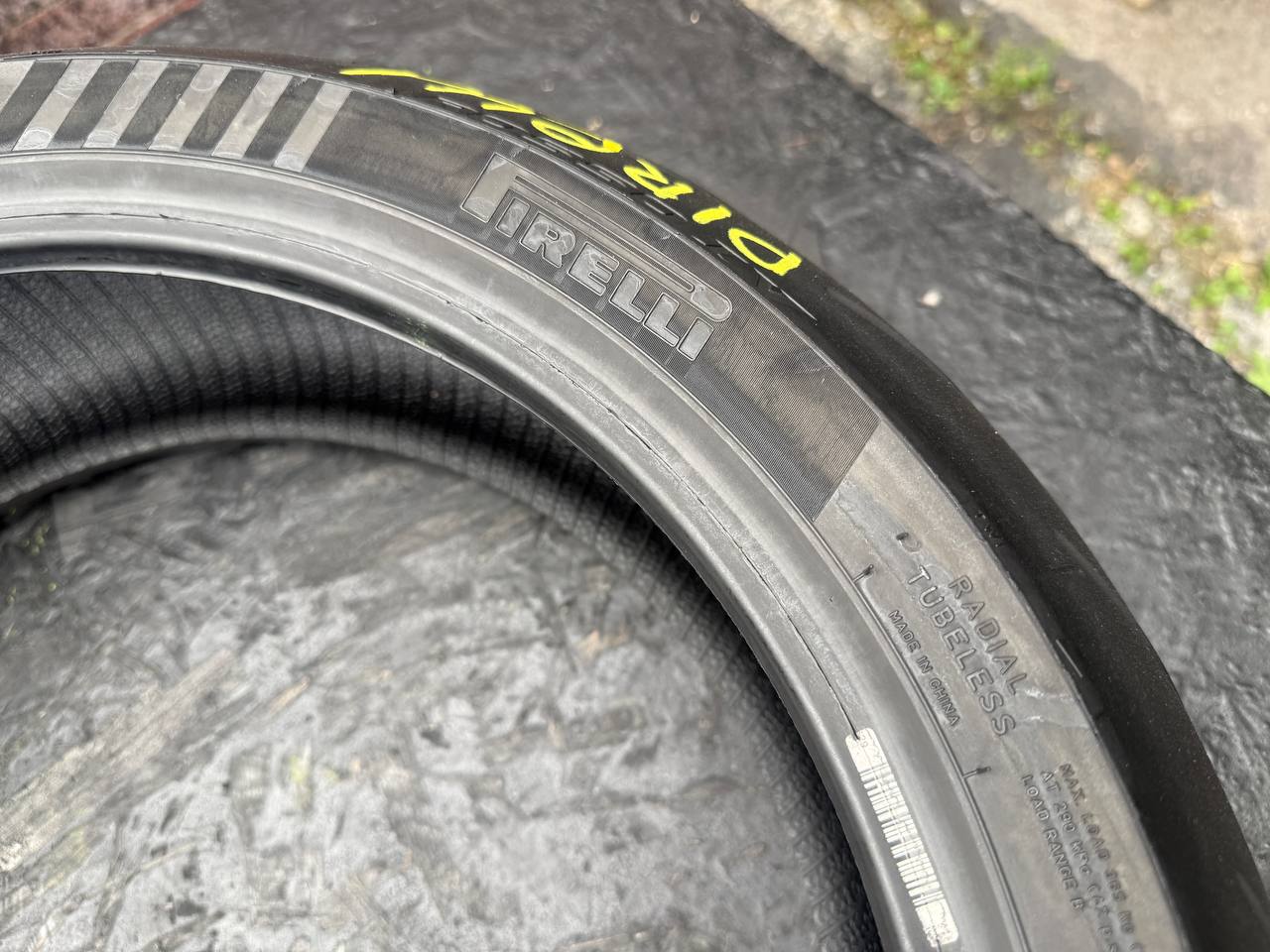 180/55 R17 Pirelli Diablo Rosso IV
