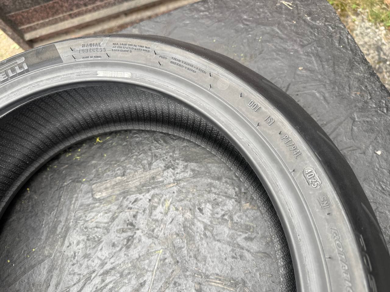 180/55 R17 Pirelli Diablo Rosso IV