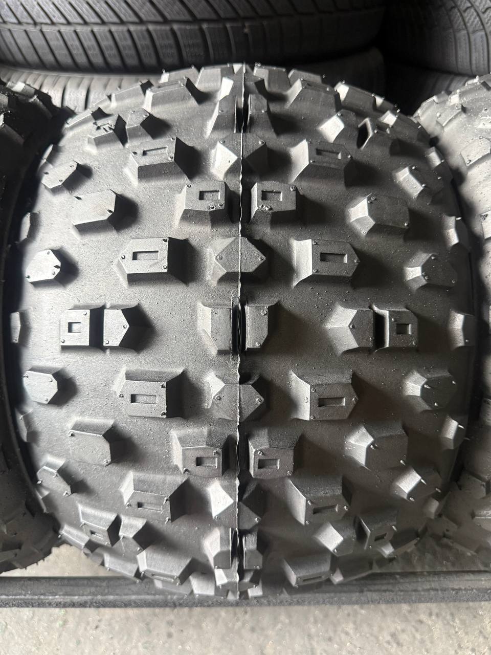 / R8 ChengShan Tire