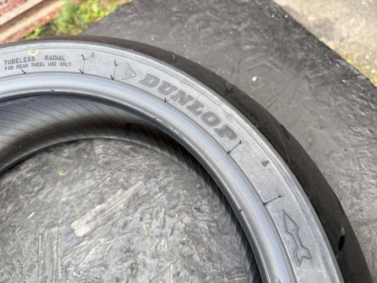 180/55 R17 Dunlop SportMax RoadSport 2