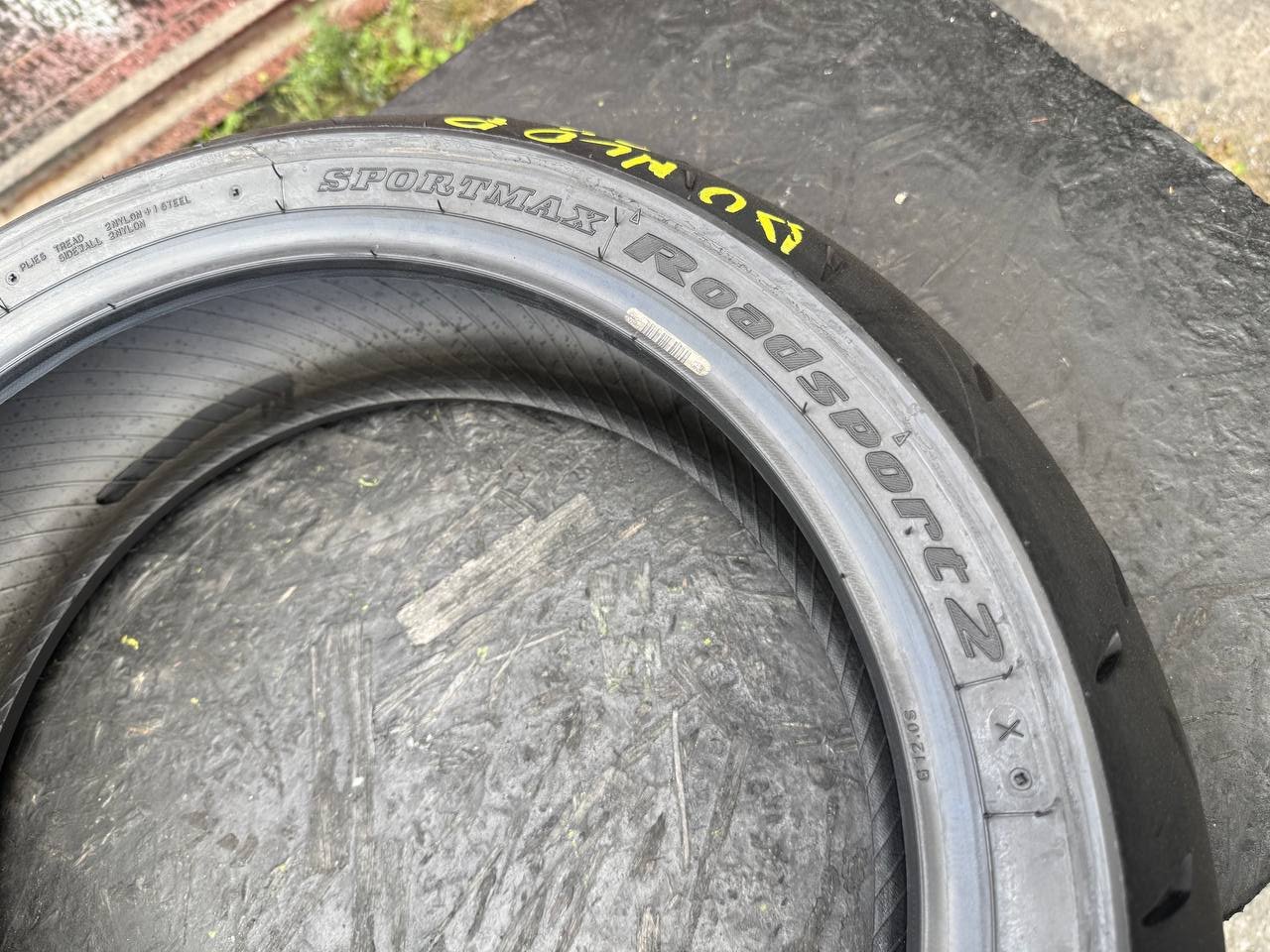 180/55 R17 Dunlop SportMax RoadSport 2