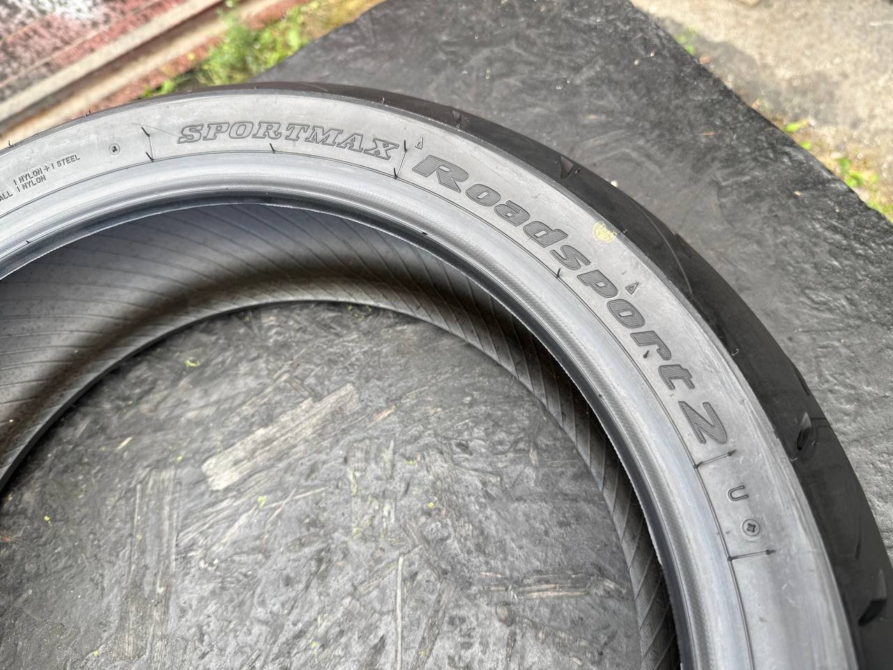 180/55 R17 Dunlop SportMax RoadSport 2