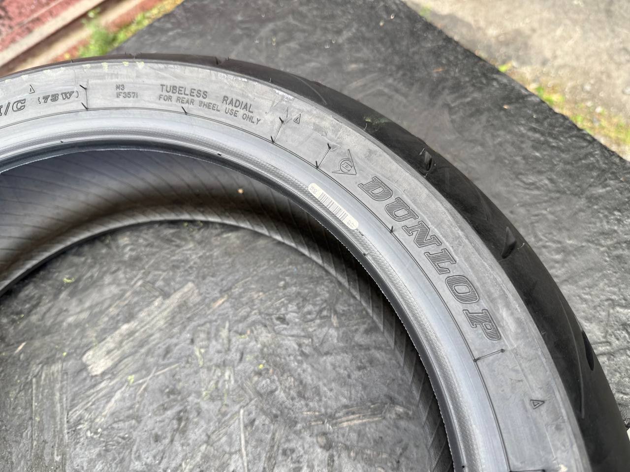 180/55 R17 Dunlop SportMax RoadSport 2