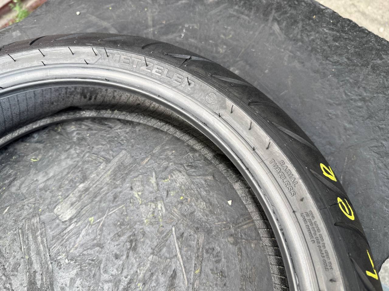 120/70 R17 Metzeler Sportec M7 RR