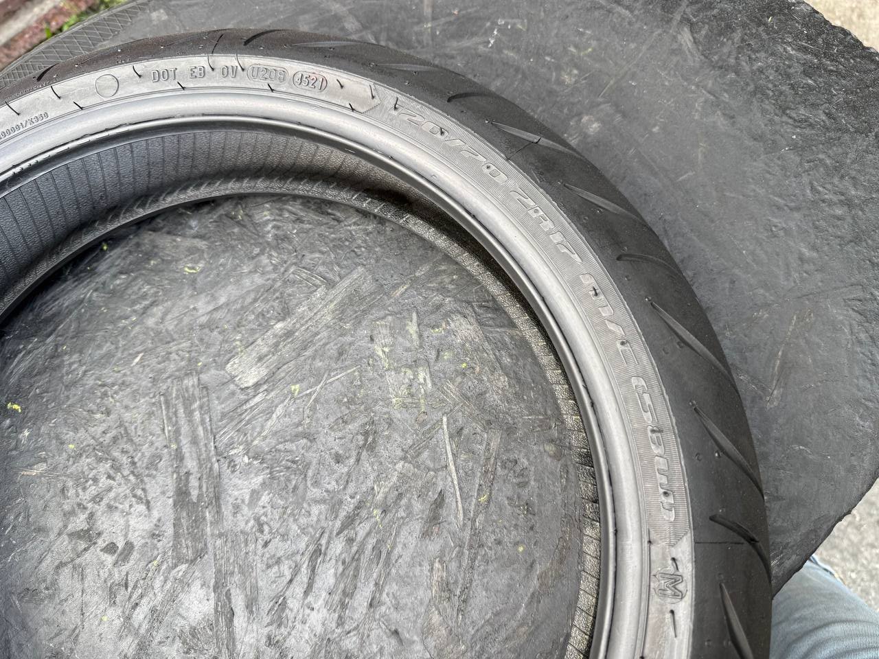 120/70 R17 Metzeler Sportec M7 RR