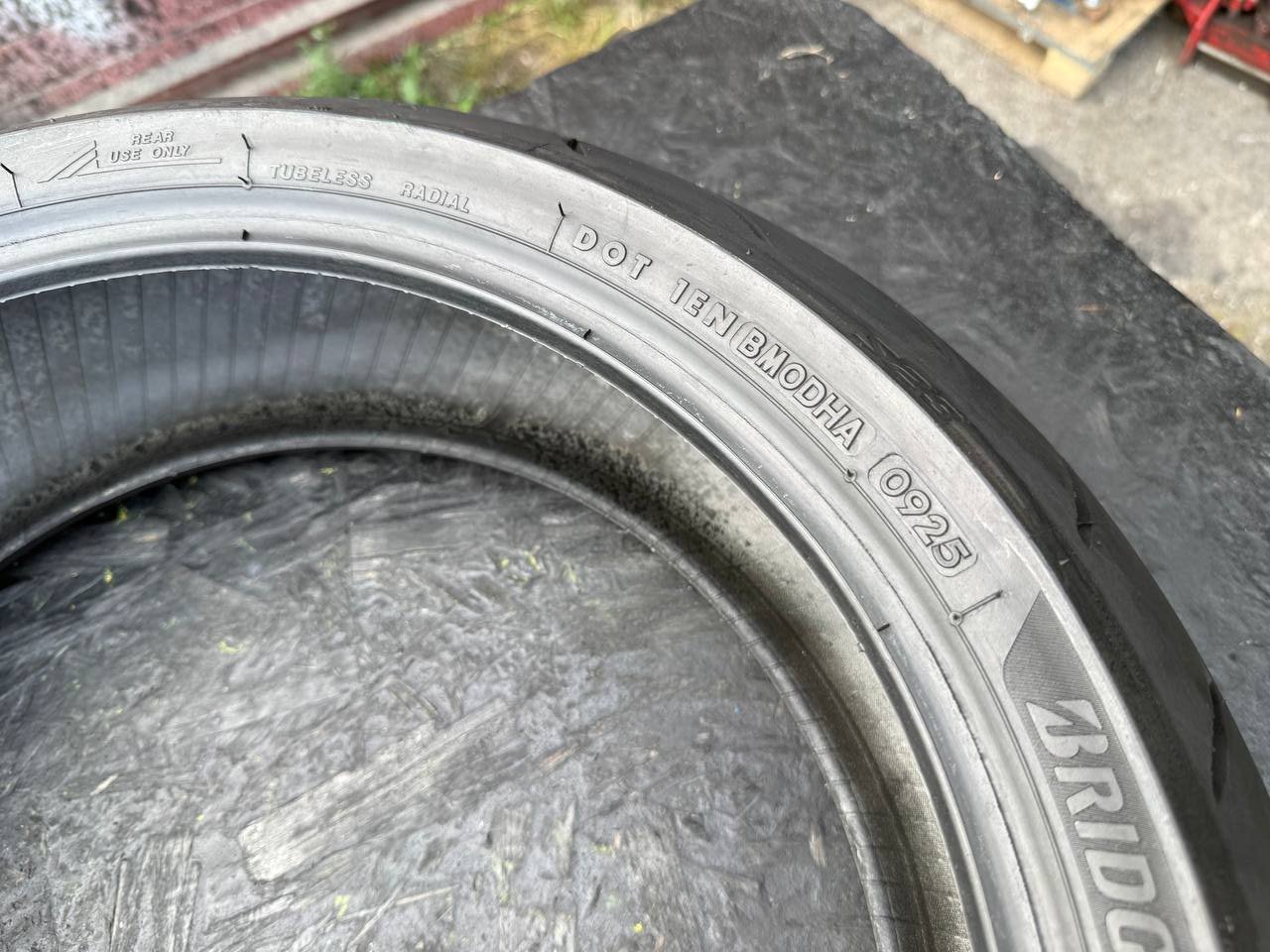 190/50 R17 Bridgestone Battlax Hypersport S23R