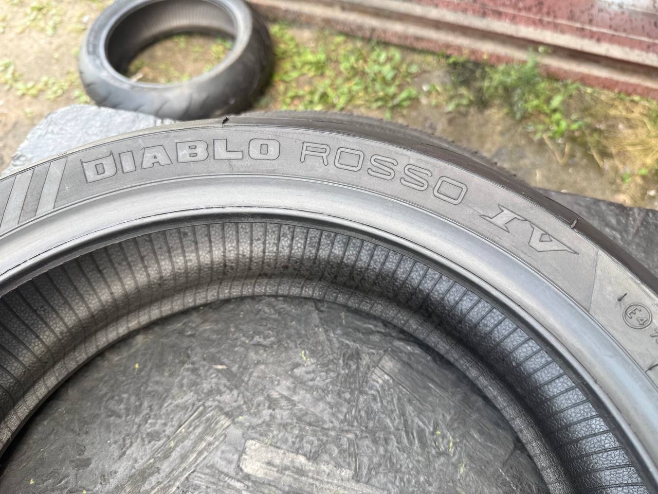 180/55 R17 Pirelli Diablo Rosso IV
