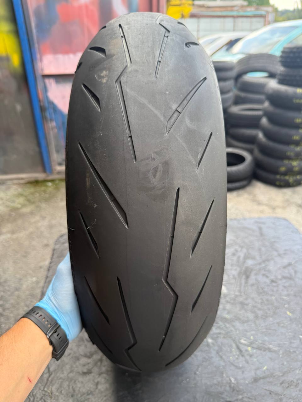 180/55 R17 Pirelli Diablo Rosso IV