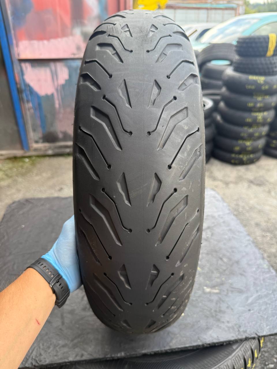 170/60 R17 Michelin Road 6