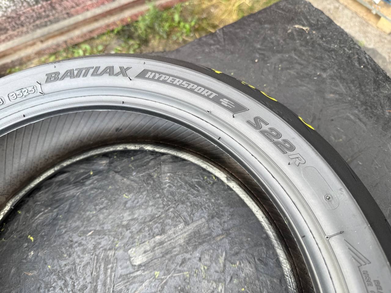 180/55 R17 Bridgestone Battlax Hypersport S22R